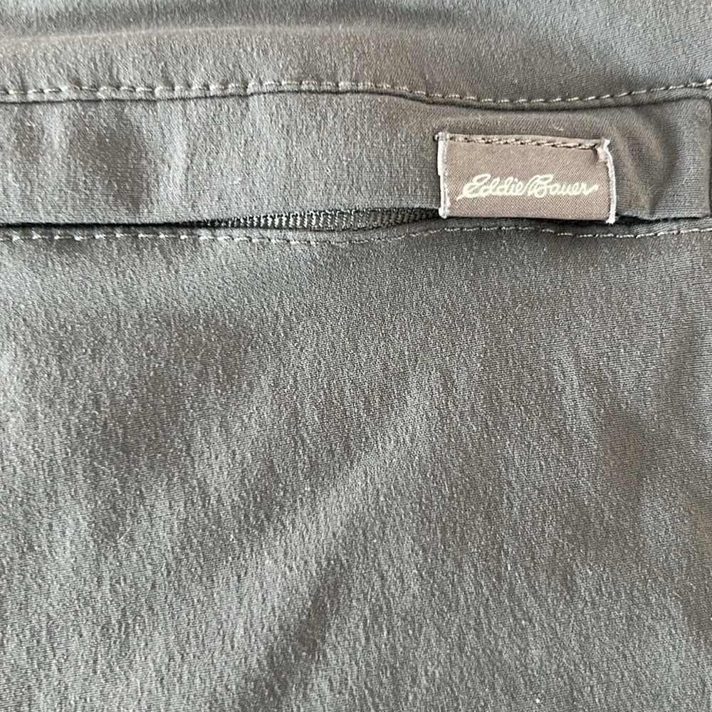 Eddie Bauer women’s shorts‎ dark gray pockets size 2 - Picture 7 of 8